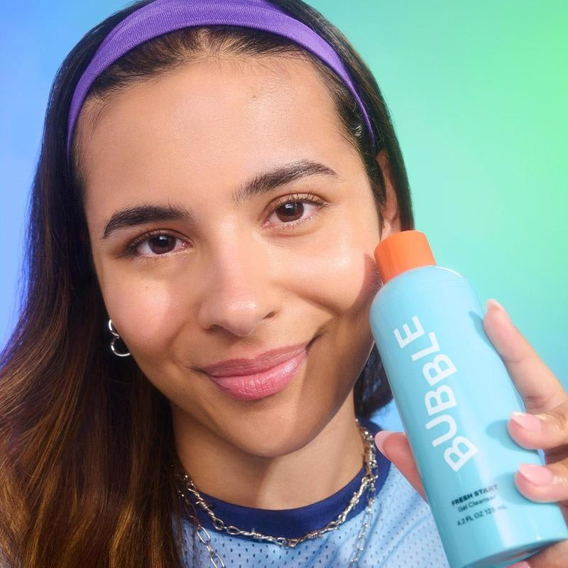 Bubble Skincare Fresh Start Gel Cleanser - Gentle Exfoliating Face Wash for Oily Skin - Formulated with Aloe Vera Juice + Caffeine to Protect and Soothe Complexion